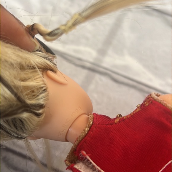 90’s Barbie doll with Asian outfit 11.75” Tall - Picture 4 of 8